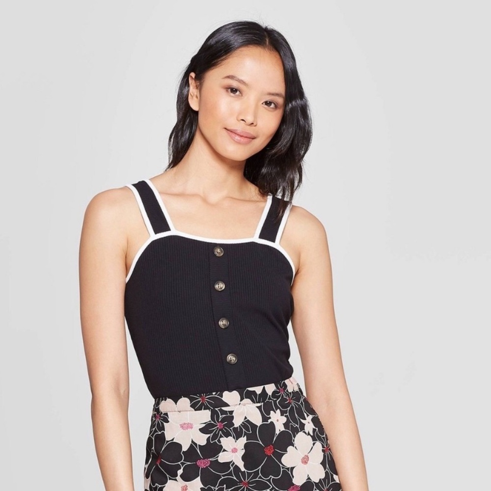 Who What Wear tank top with buttons